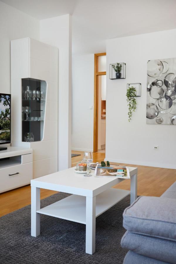 Spacious 2Bdr Apartment Near Business District Zagreb Exterior photo
