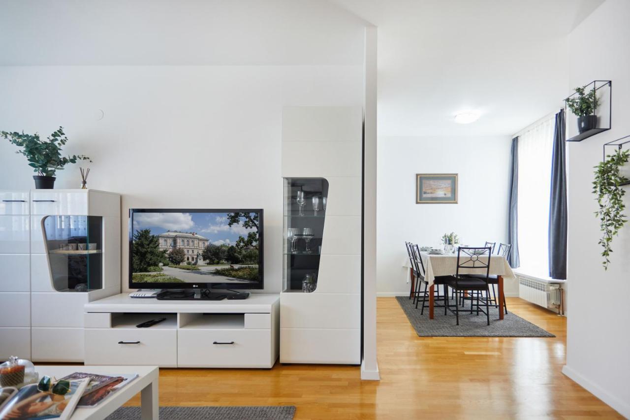 Spacious 2Bdr Apartment Near Business District Zagreb Exterior photo